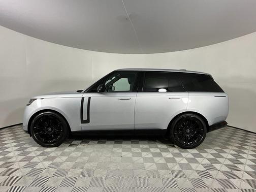 2025 Land Rover Range Rover P400 SE