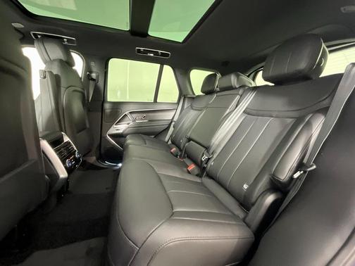 2026 Land Rover Range Rover P400 SE