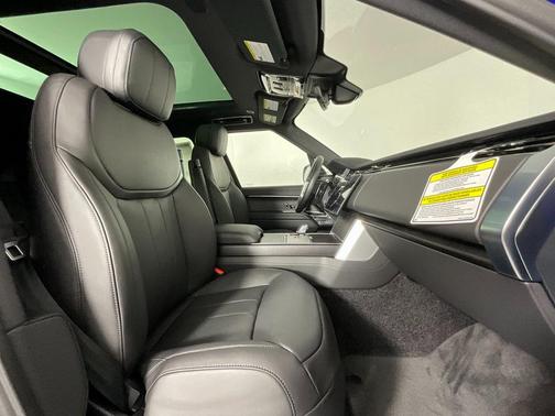 2026 Land Rover Range Rover P400 SE