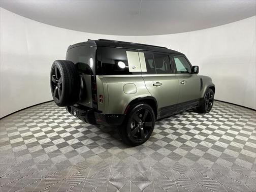 2023 Land Rover Defender 110 X-Dynamic SE