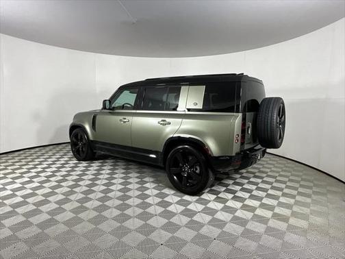 2023 Land Rover Defender 110 X-Dynamic SE