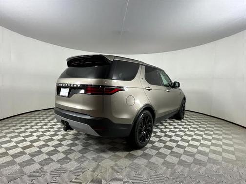 2025 Land Rover Discovery P300 S