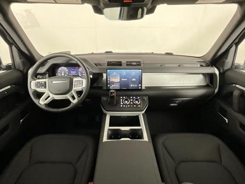 2025 Land Rover Defender 110 P400 S
