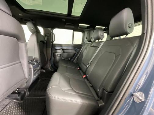 2025 Land Rover Defender 110 P400 S