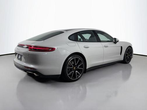 Chalk 2020 Porsche Panamera 4