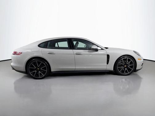 Chalk 2020 Porsche Panamera 4