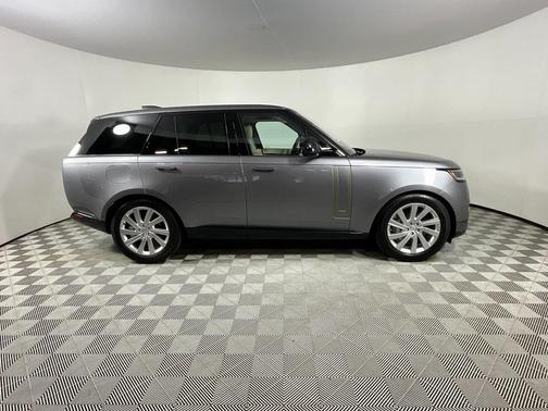 2023 Land Rover Range Rover P400 SE