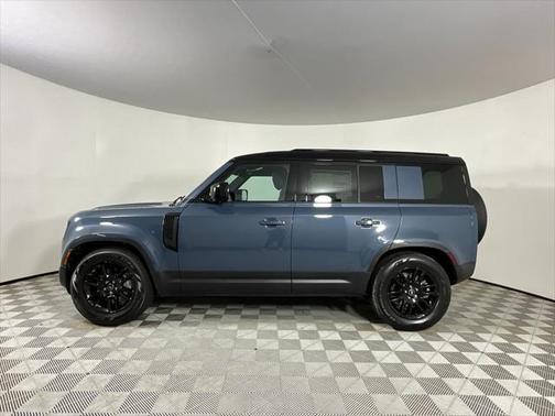 2025 Land Rover Defender 110 P300