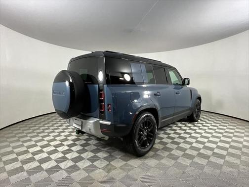 2025 Land Rover Defender 110 P300