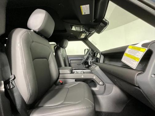 2025 Land Rover Defender 110 P300