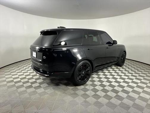 2023 Land Rover Range Rover P530 SE