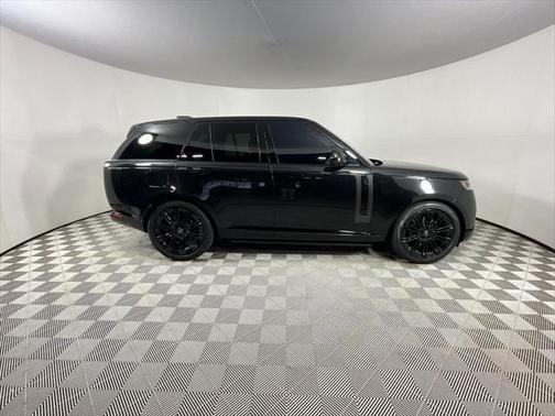 2023 Land Rover Range Rover P530 SE