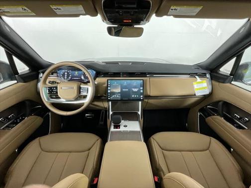 2025 Land Rover Range Rover P400 SE 7 Seat
