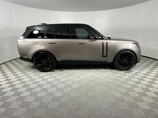 2023 Land Rover Range Rover P530 SE