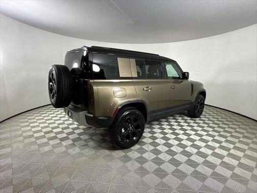2024 Land Rover Defender 110 P300