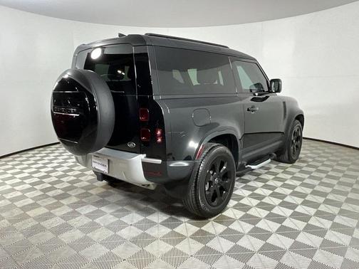 2023 Land Rover Defender 90 SE
