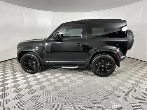 2023 Land Rover Defender 90 SE