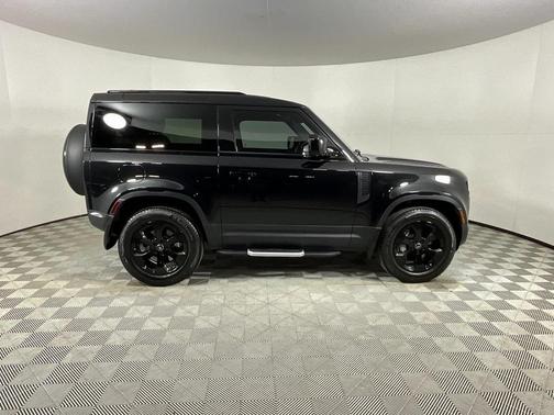 2023 Land Rover Defender 90 SE