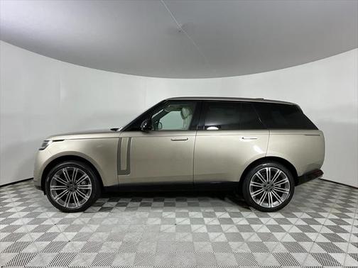 2025 Land Rover Range Rover P400 SE