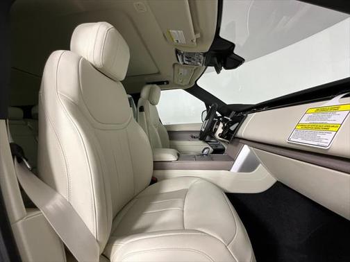 2025 Land Rover Range Rover P400 SE