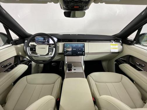 2025 Land Rover Range Rover P400 SE
