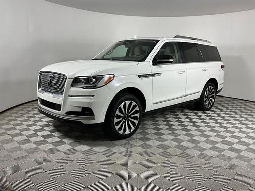 White Metallic 2022 Lincoln Navigator Reserve