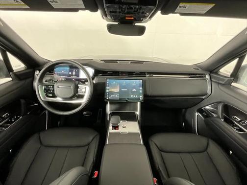 2025 Land Rover Range Rover P530 SE 7 Seat