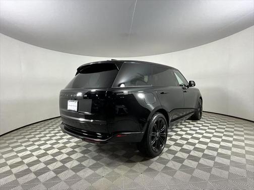 2025 Land Rover Range Rover P530 SE 7 Seat