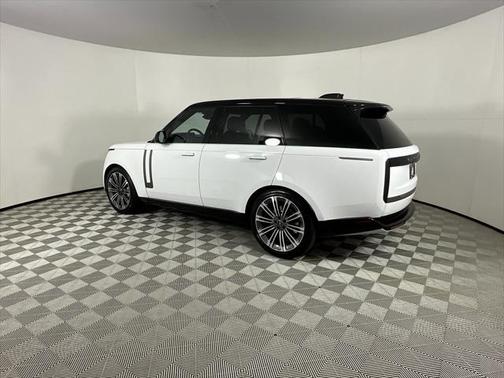 2023 Land Rover Range Rover P530 SE