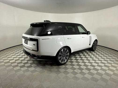 2023 Land Rover Range Rover P530 SE