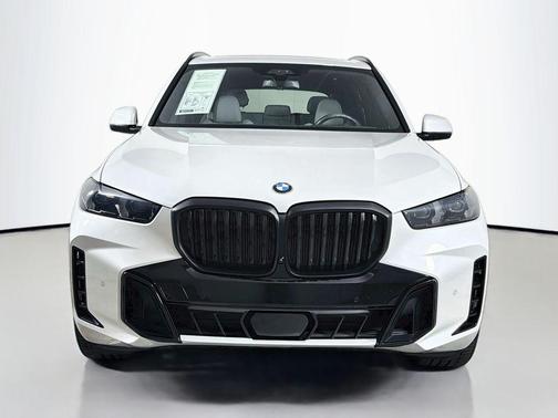 White Metallic 2024 BMW X5 sDrive40i