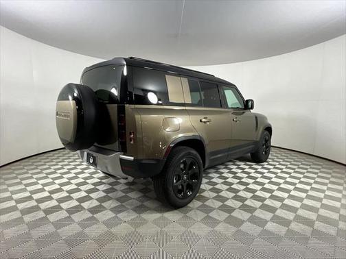 2025 Land Rover Defender 110 P400 S