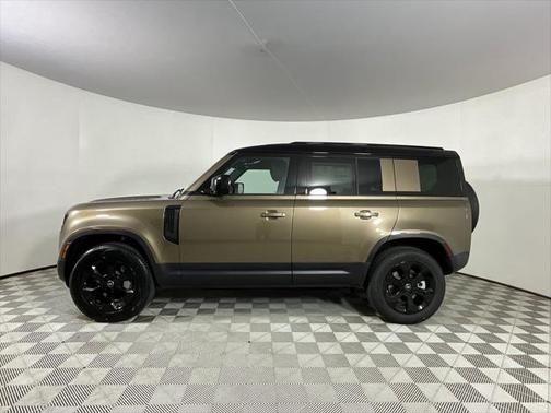 2025 Land Rover Defender 110 P400 S