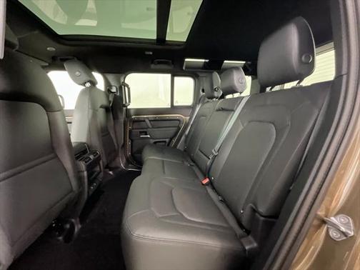 2025 Land Rover Defender 110 P400 S