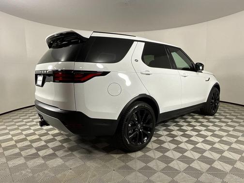 2026 Land Rover Discovery S