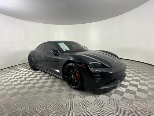 2022 Porsche Taycan GTS