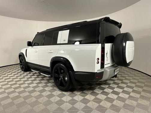 2024 Land Rover Defender 130 P400 S