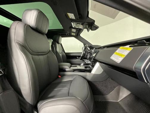 2025 Land Rover Range Rover P400 SE