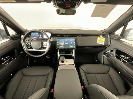 2025 Land Rover Range Rover P400 SE