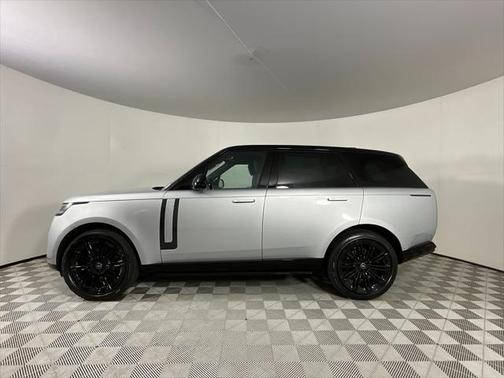 2025 Land Rover Range Rover P400 SE