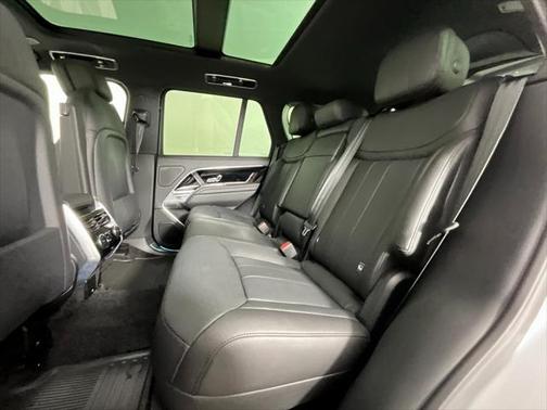 2025 Land Rover Range Rover P400 SE