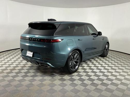 2025 Land Rover Range Rover Sport SE