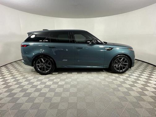 2025 Land Rover Range Rover Sport SE