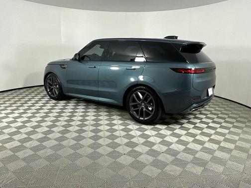 2025 Land Rover Range Rover Sport SE