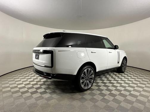 2025 Land Rover Range Rover P530 SE