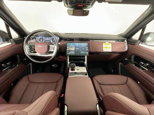2025 Land Rover Range Rover P530 SE