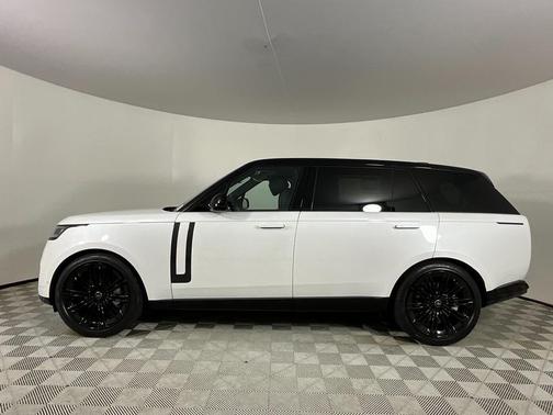 2025 Land Rover Range Rover P530 SE 7 Seat