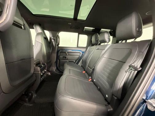 Sargasso Blue Premium Metallic 2026 Land Rover Defender 110 V8