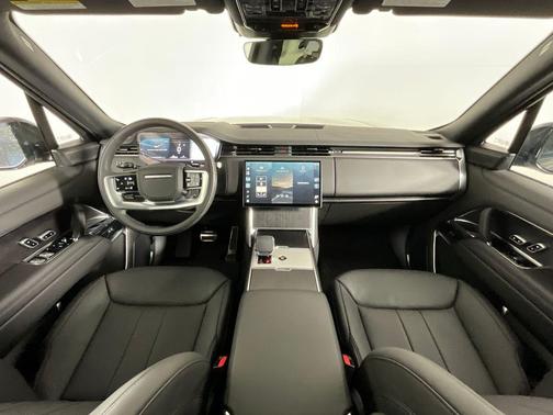 Carpathian Grey Premium Metallic 2026 Land Rover Range Rover P400 SE