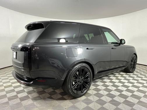 Carpathian Grey Premium Metallic 2026 Land Rover Range Rover P400 SE
